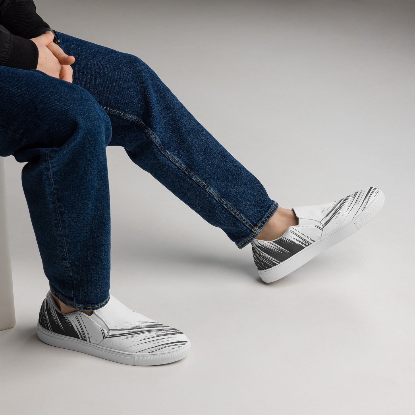 Men’s slip-on canvas shoes